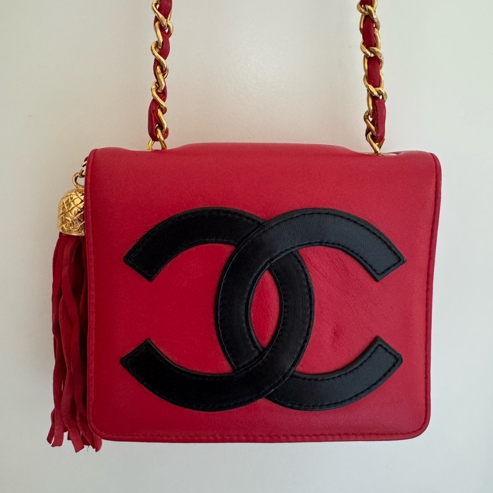 Vintage Chanel CC Chain Shoulder Camera Bag